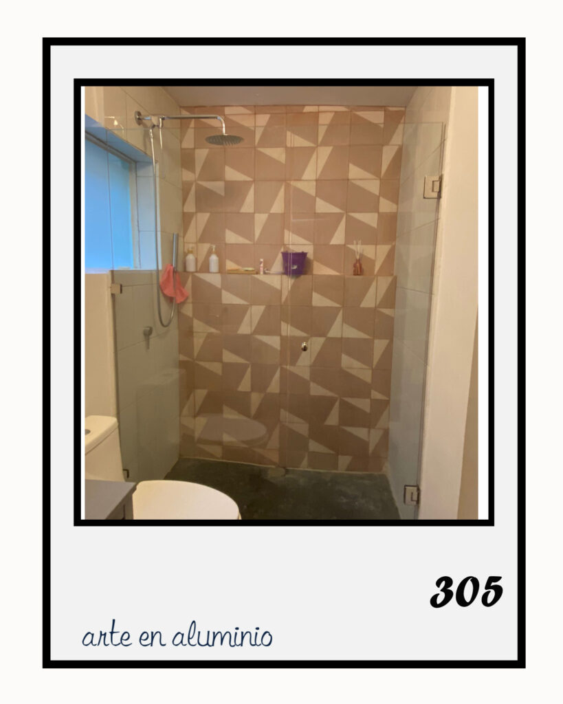 G305